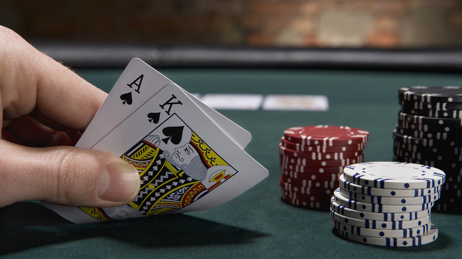 Simple Blackjack Strategies That Work for Online Players